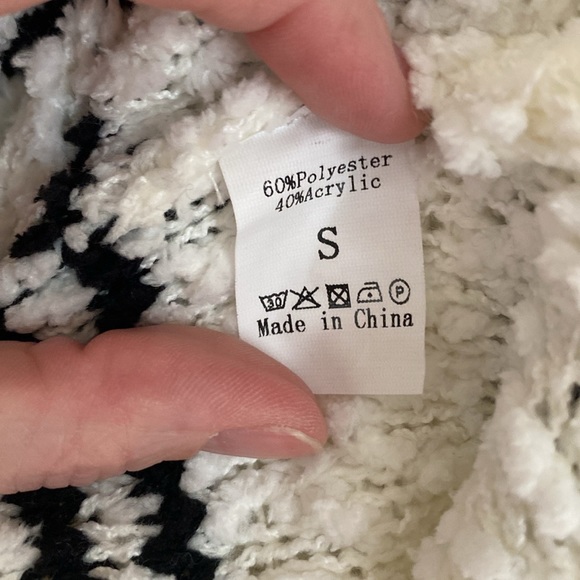 Sweater - Picture 3 of 3